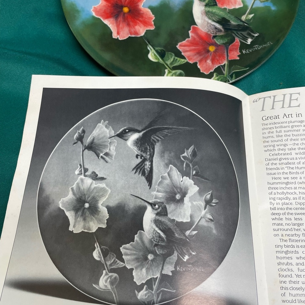 Knowles Ceramic Plate with Hummingbirds and Red Flowers - Picture 8 of 10